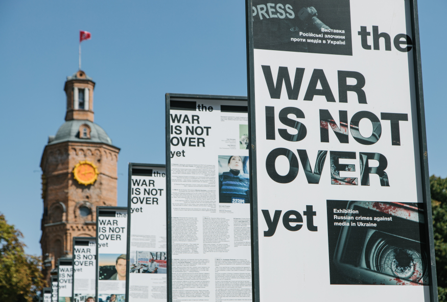 Фотовиставку The War Is Not Over Yet показали у Вінниці