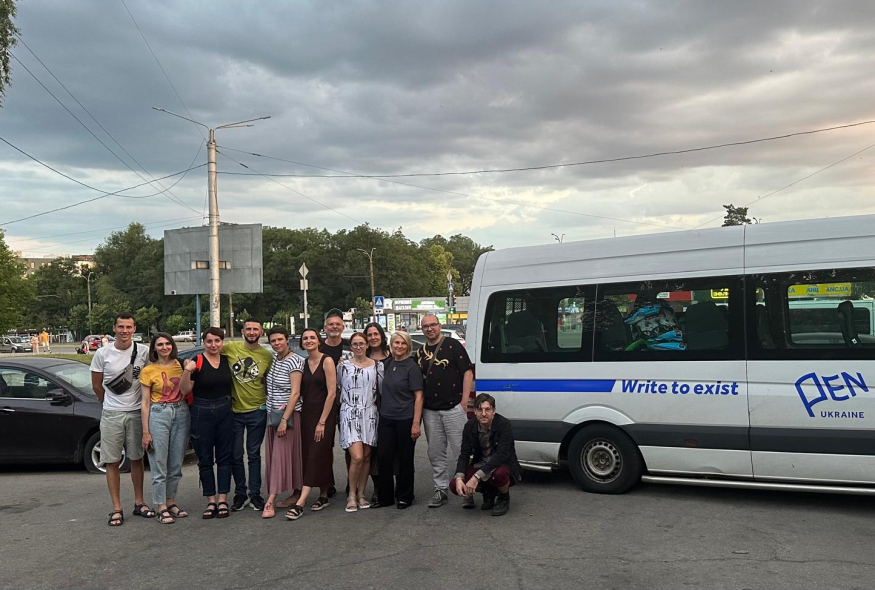 Відбулася літературно-волонтерська поїздка ПЕН на Запоріжжя та Подніпров’я