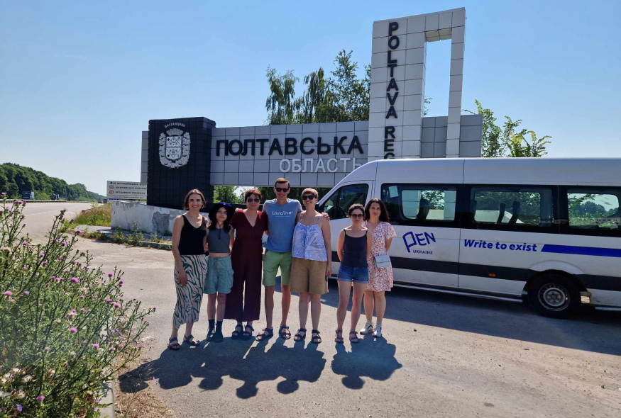 Відбулась 22-га літературно-волонтерська поїздка ПЕН на Харківщину та Донеччину