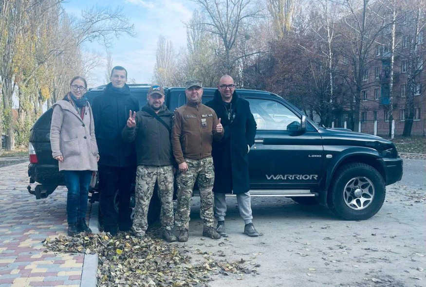 Український ПЕН передав автомобіль загону 