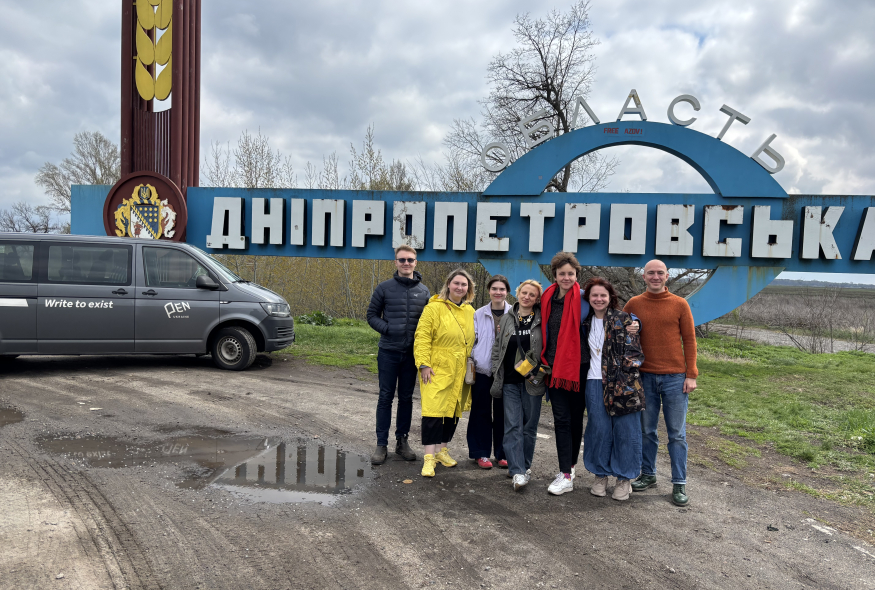 Відбулася 45-та літературно-волонтерська поїздка Українського ПЕН на Дніпровщину