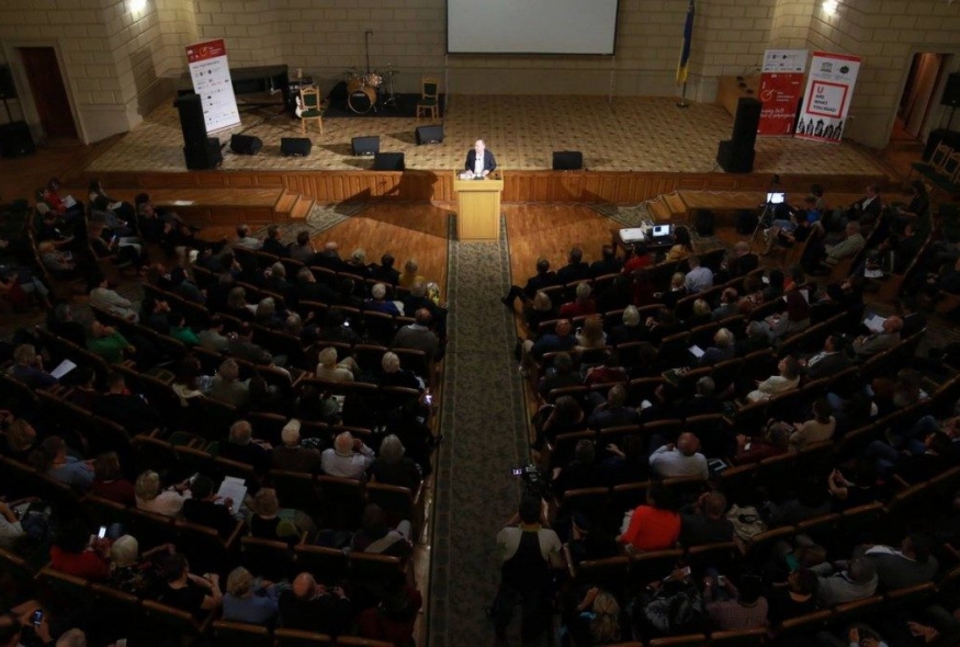 Philippe Sands delivers keynote speech at the 83rd PEN Congress in Lviv