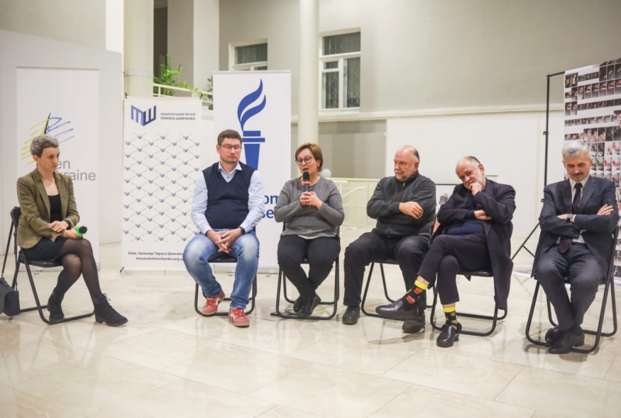У Києві у рамках Дискусійного ПЕН-клубу говорили про цензуру у мистецтві (ФОТО)